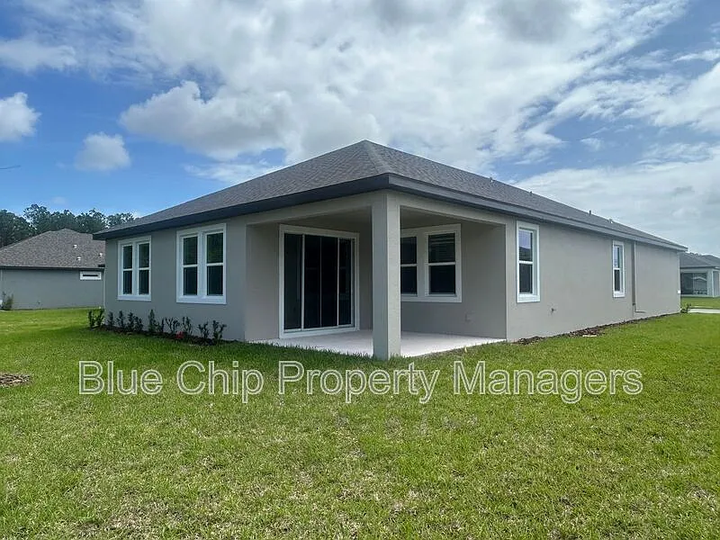 Photo 2 of 21 - 1125 British Cir - Daytona Beach, FL Building Photo - 1125 British Cir