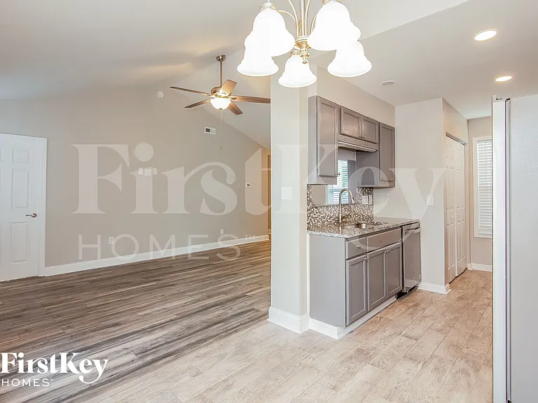 3113 Strong Box Ln — Photo 6