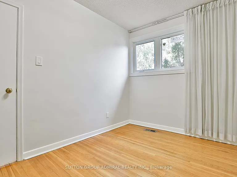 264 McConvey Dr — Photo 15