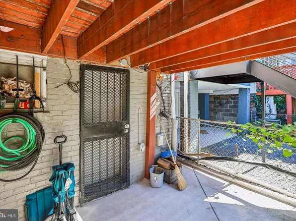 758 19th St NE, Washington, DC 20002