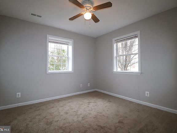 3rd image of 600 Kensington Dr