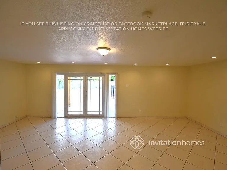 623 W 63rd Dr — Photo 3