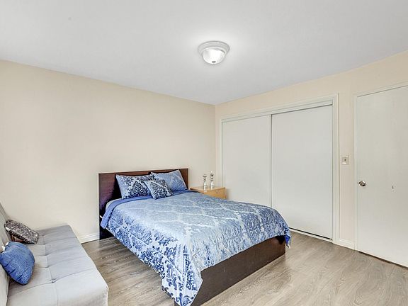 3rd image of 3208 Kelburn Ave