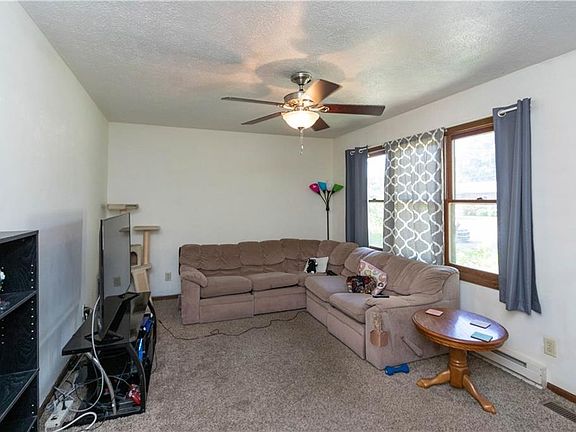 3rd image of 1156 Ernest Dr