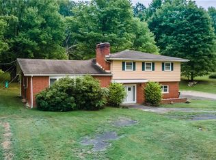7147 Chestnut Dr, Walton Hills, OH