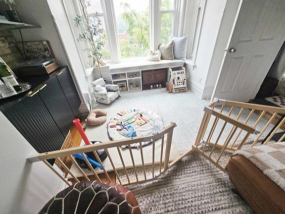 3rd image of 1808 W Armitage Ave