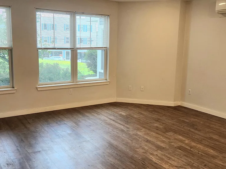 48 Market St #5 — Photo 3