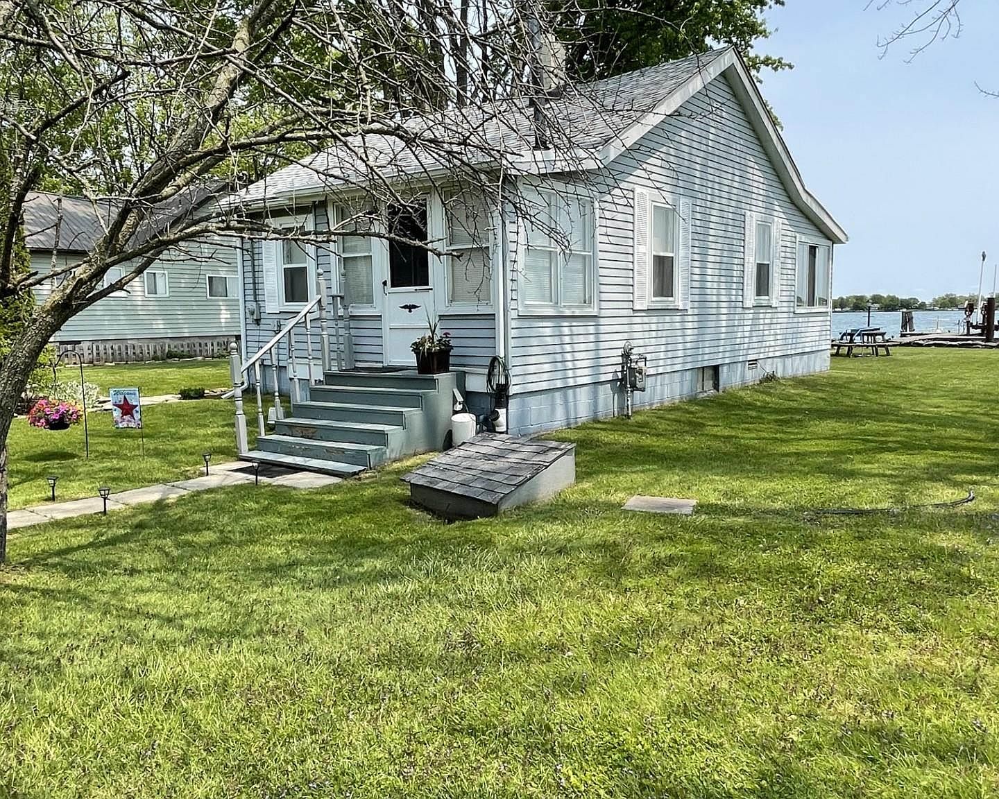 5531 Pointe Dr, East China, MI 48054 Zillow