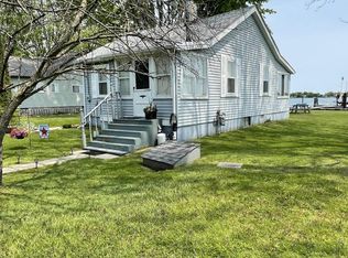 5531 Pointe Dr, East China, MI