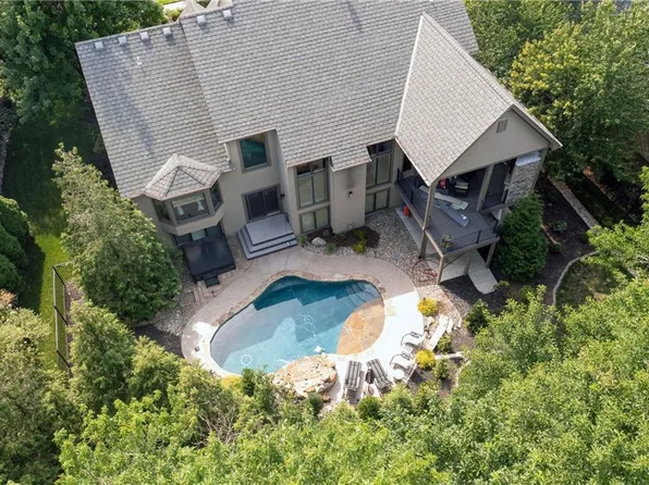 16309 Barton St, Overland Park, KS 66221