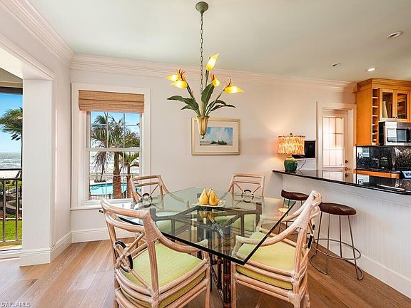 5th image of 2401 Gulf Shore BLVD N #VILLA 6