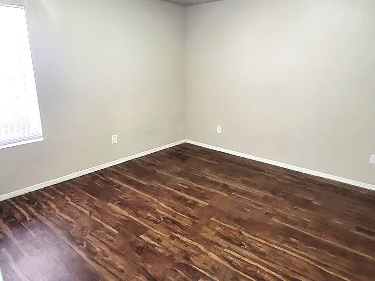Beautiful 2 Bedroom Casita w/ Yard in Gated NE Heights Compound — Photo 28