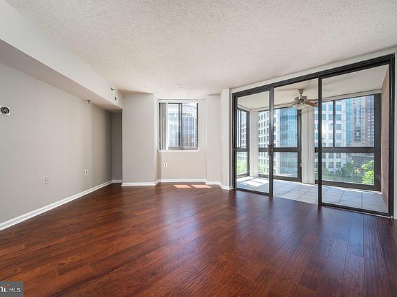 3rd image of 1001 N Randolph St APT 703