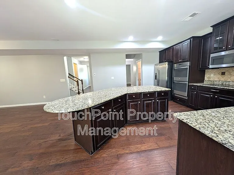 209 Weavers Glenn Pl — Photo 5