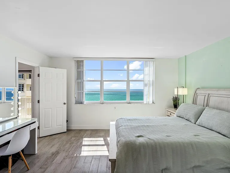 750 N Ocean Blvd #1507 — Photo 24