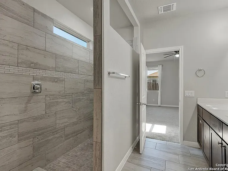 Black Cloud Dr — Photo 28
