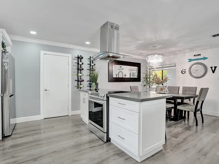 620 SW 100th Ave — Photo 19