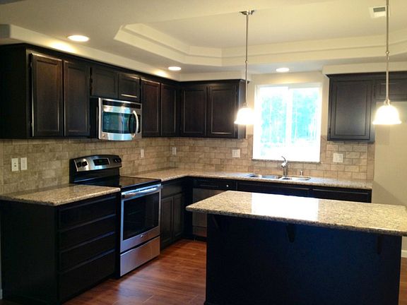 4th image of 542 Basil Ave