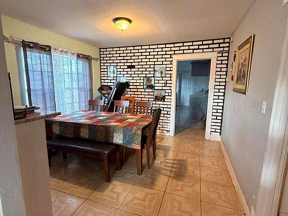 5th image of 204 Lawton Ave