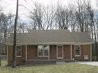 3 bed, 1248 sqft, $1,900 — Photo 1