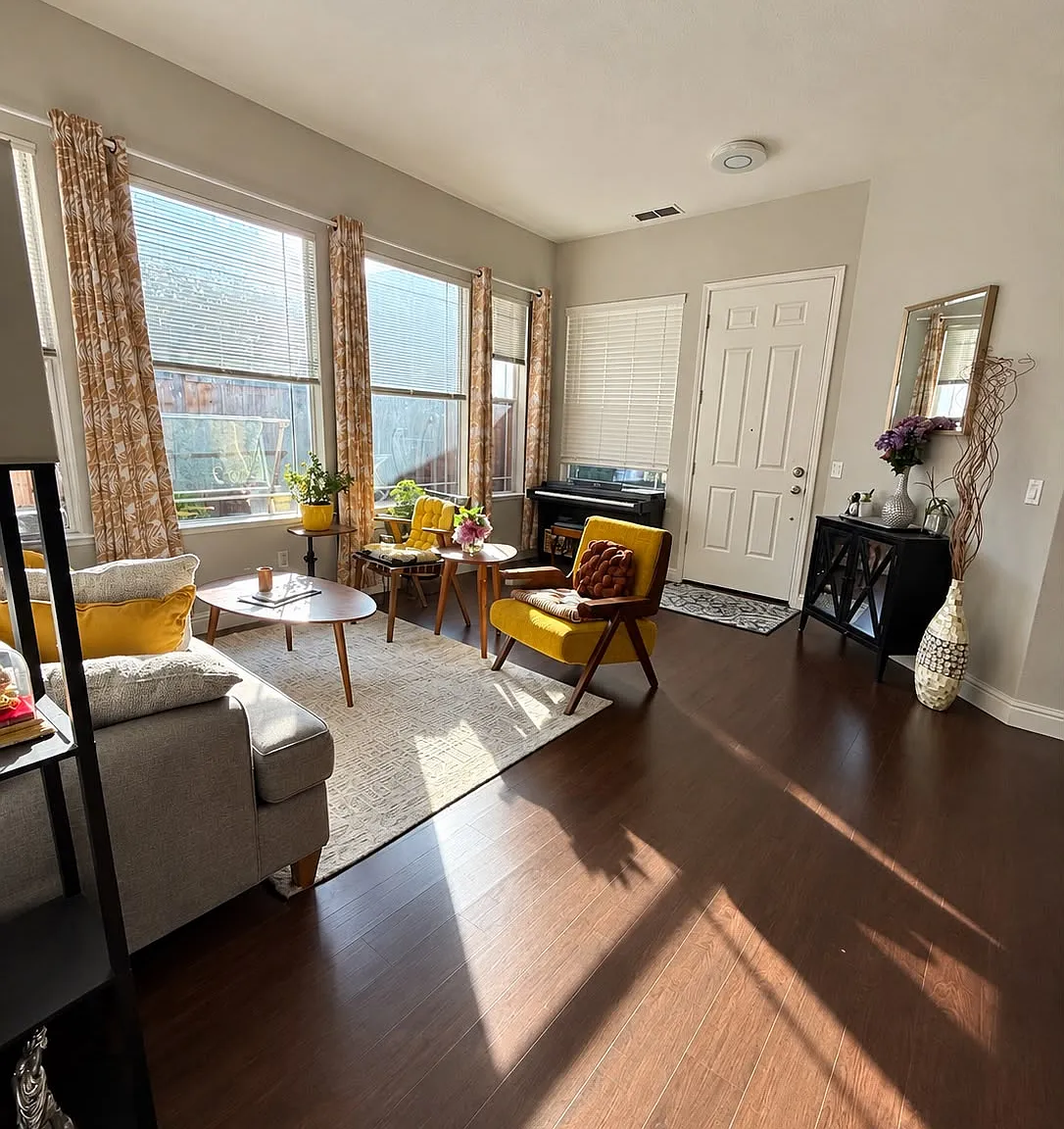 5 bed, 2056 sqft, $3,600 — Photo 4