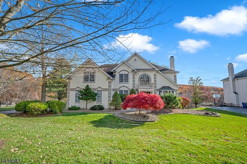 1st image of 24 Vista Dr
