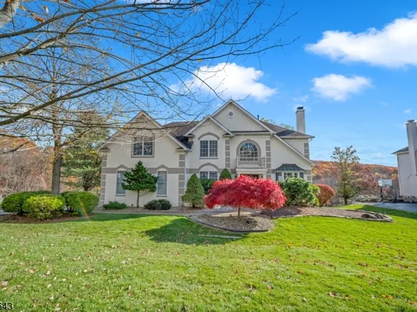 24 Vista Dr, Mount Olive Twp., NJ 07836