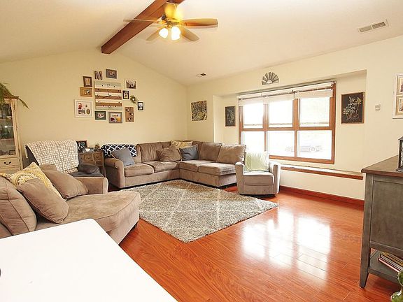 2nd image of 1401 Garden St