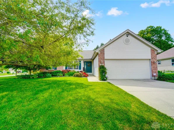 1870 Hunters Ridge Dr, Troy, OH 45373