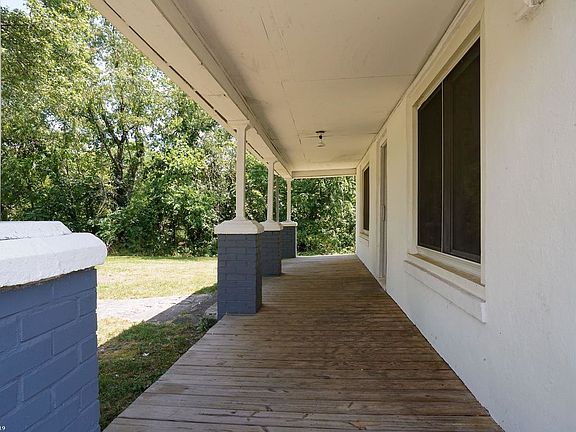 3rd image of 1566 Ziegler St