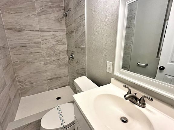 5th image of 4109 Lake Lawne Ave Unit 1