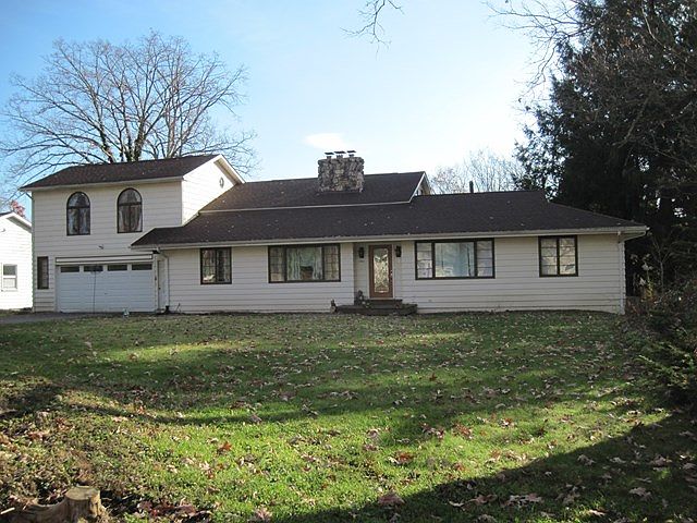 1st image of 25 Edgewood Dr
