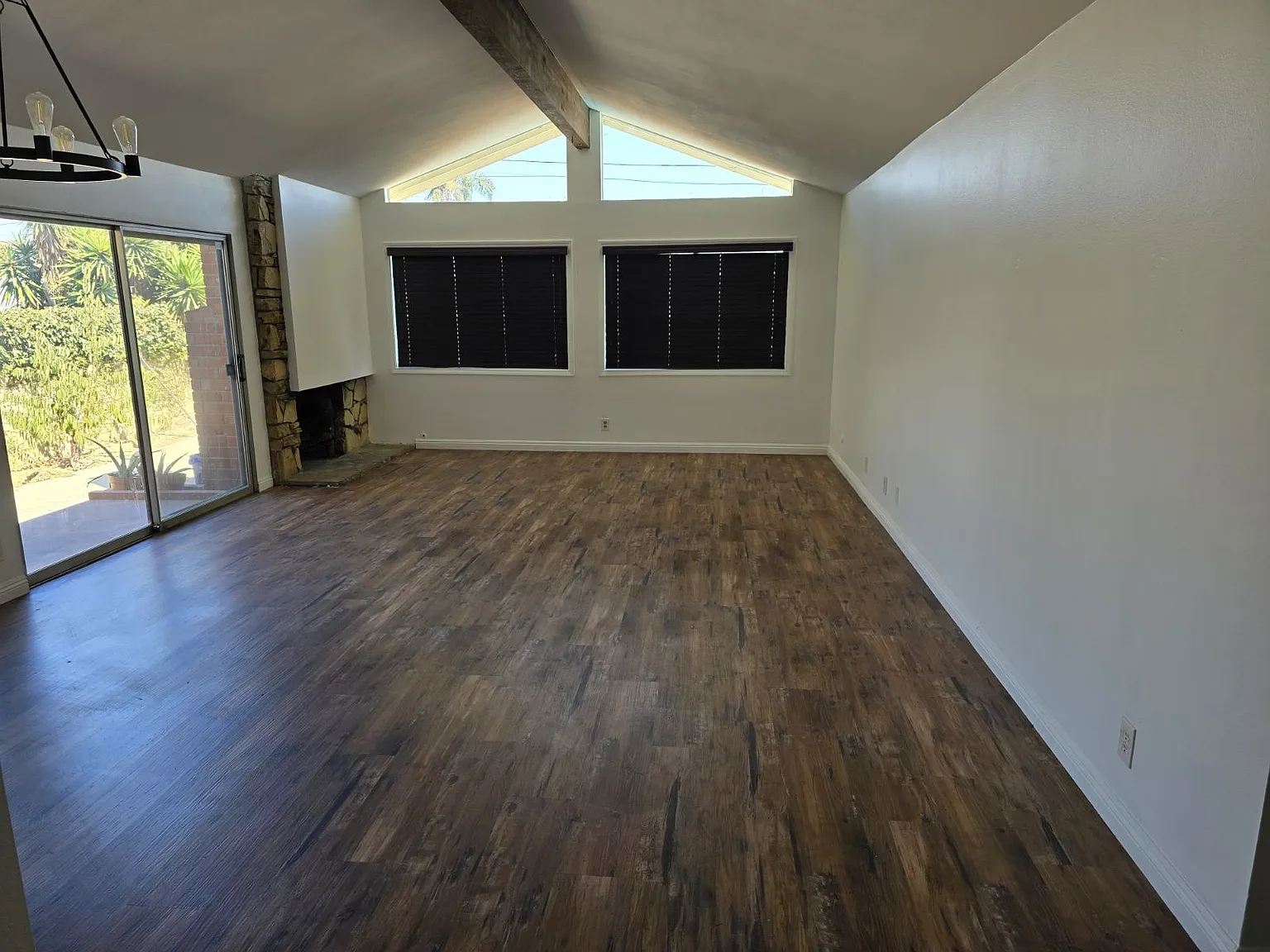 4 bed, 2301 sqft, $5,000 — Photo 3
