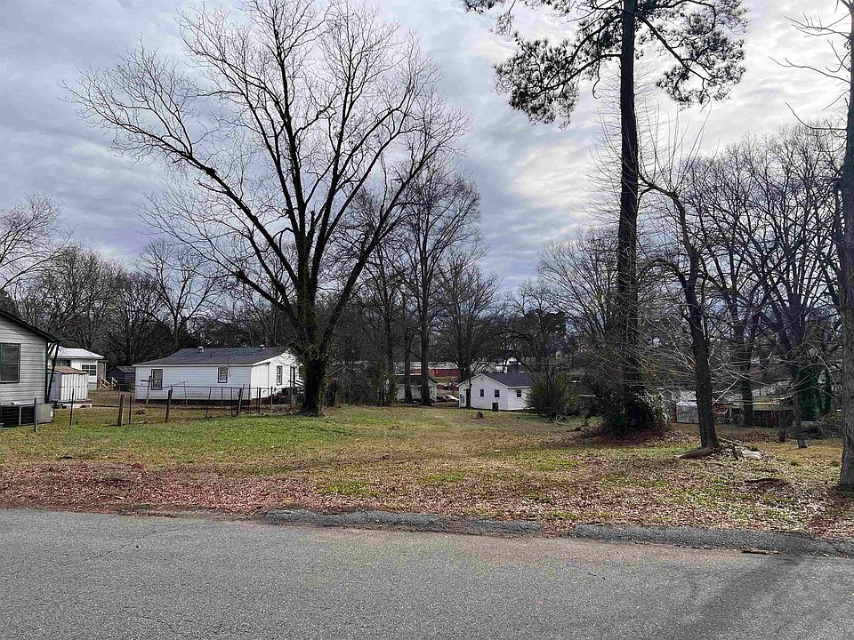 2nd image of 620 Broad St