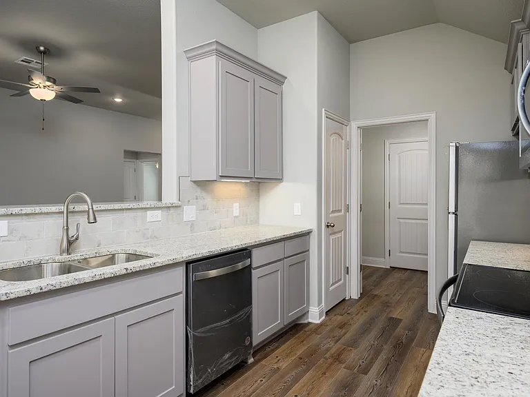 2801 Tulip Dr — Photo 13