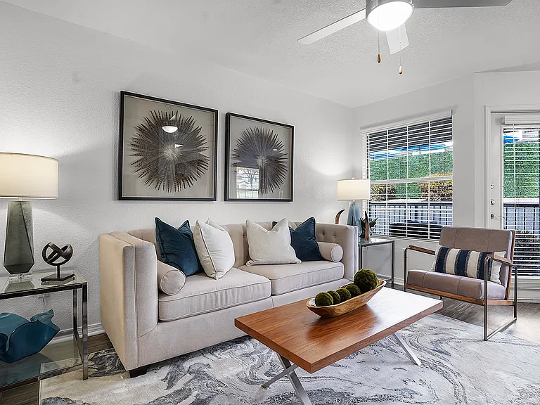La Ventana Apartments — Photo 34