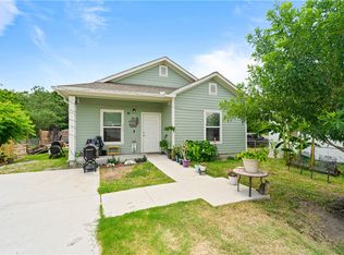 105 E Elm St, Taft, TX 78390