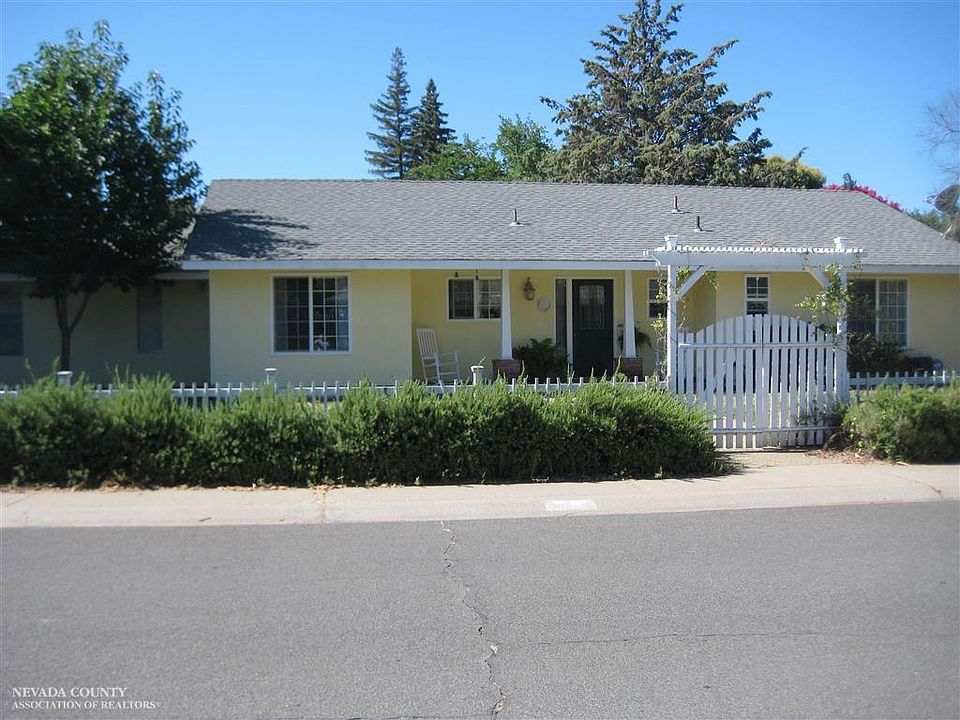 1st image of 1360 Debbie Ln
