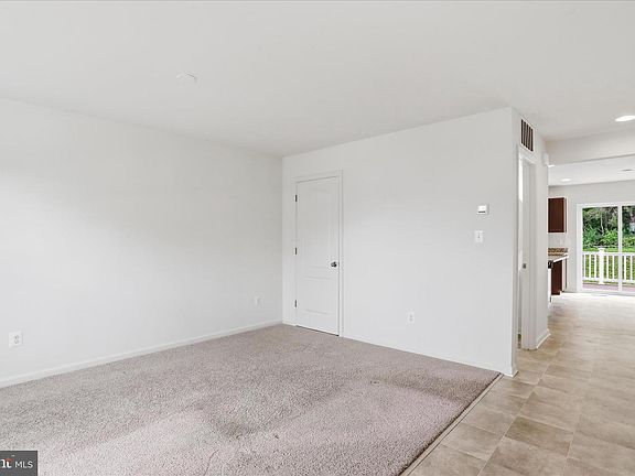 5th image of 92 Belmont Pl