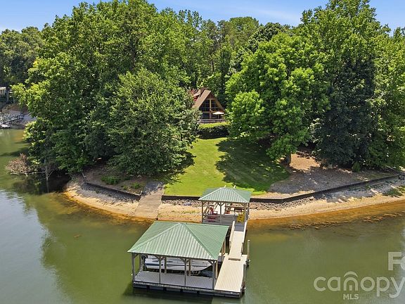 3rd image of 131 Pentland Ct