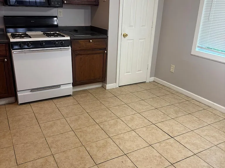 3904 Conley Downs Ln — Photo 14