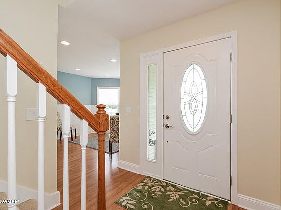 3rd image of 4104 Autumn Crest Dr