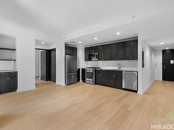 3rd image of 21 W End Ave APT 1501