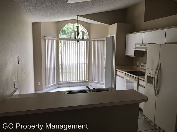 3rd image of 7207 Edgewater Shores Ct