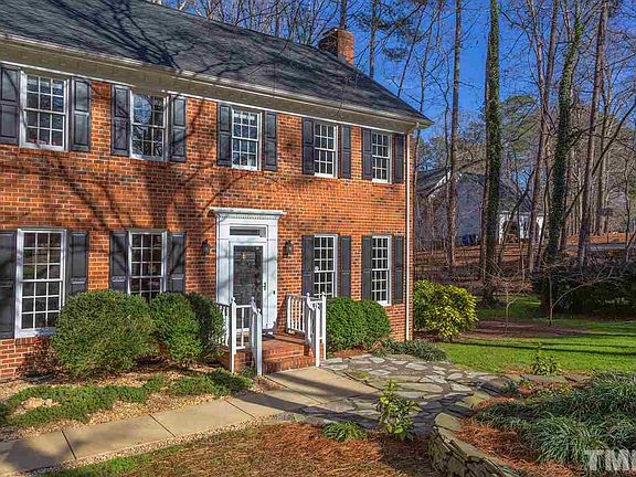 2nd image of 3216 Doulton Ln