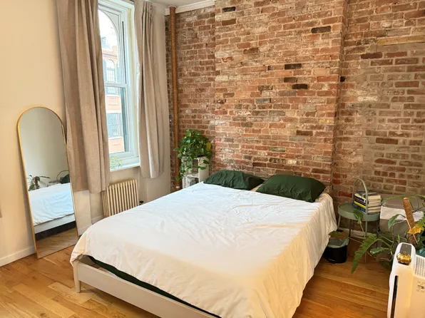223 West 10th Street 1B image 3 of 5