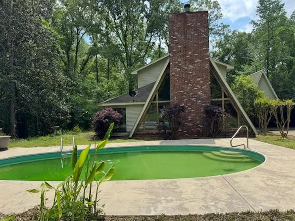 15 Longmire Rd, Natchez, MS 39120
