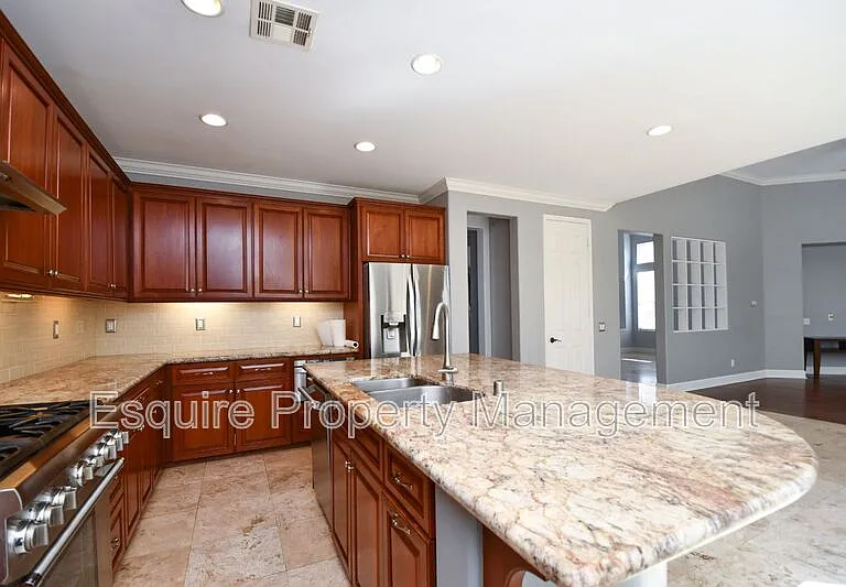 1763 Alta Vista Pl — Photo 6