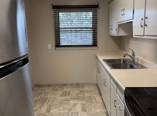 3490 S 82nd St APT 6, Omaha, NE 68124