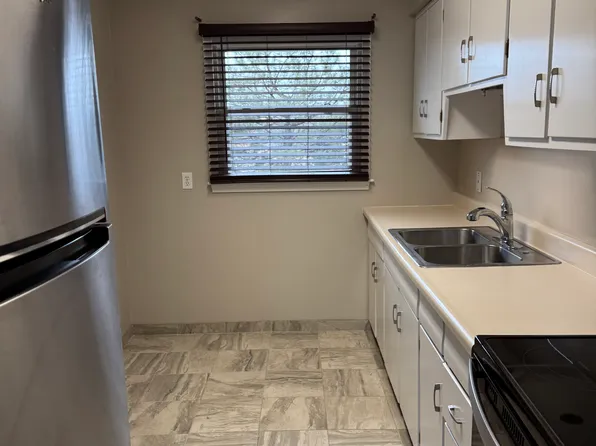 3490 S 82nd St, Omaha, NE